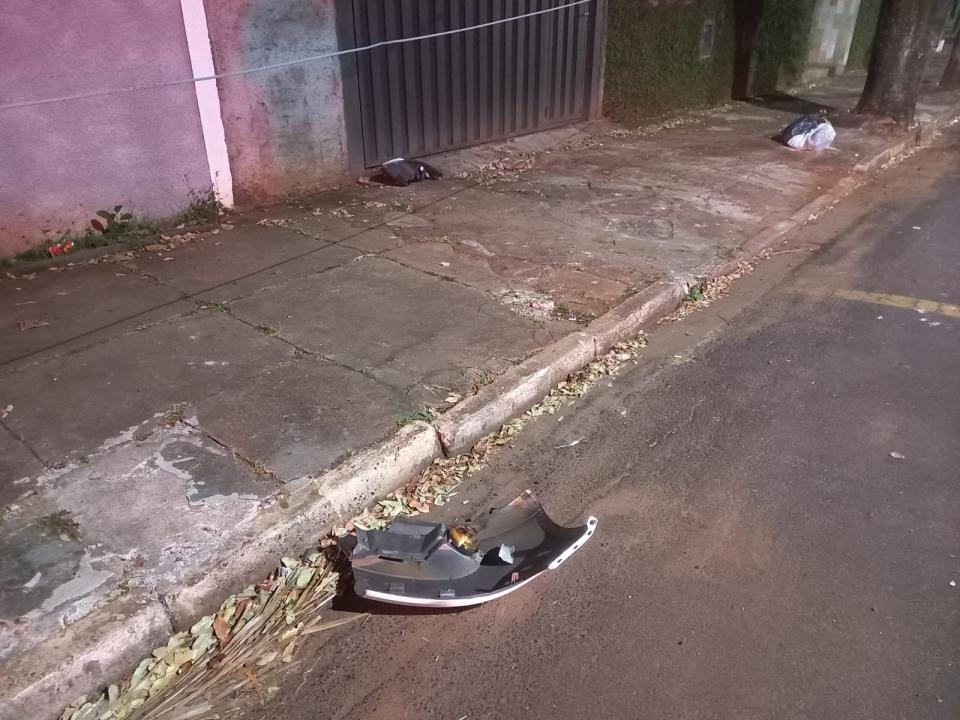 Foto 7 de 11 — Motorista bate violentamente contra poste em Araraquara